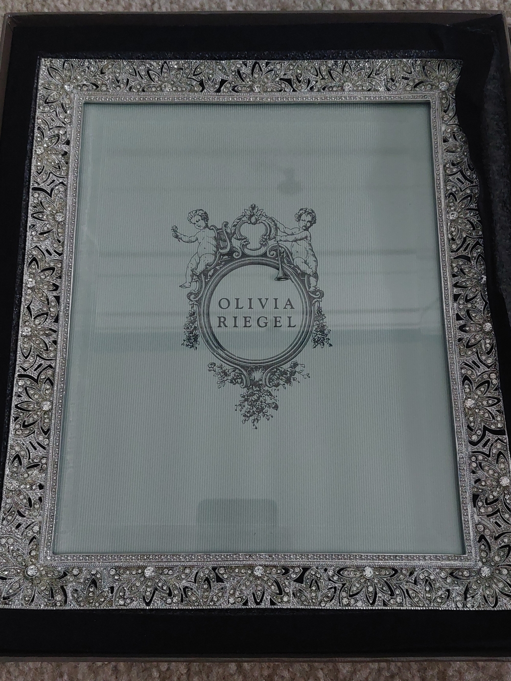 Olivia Riegel Windsor 8x10 Frame - New in Box